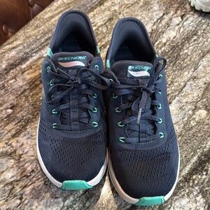Skechers Women's Navy Blue and Teal Green Athletic Shoes slip-ins size 8